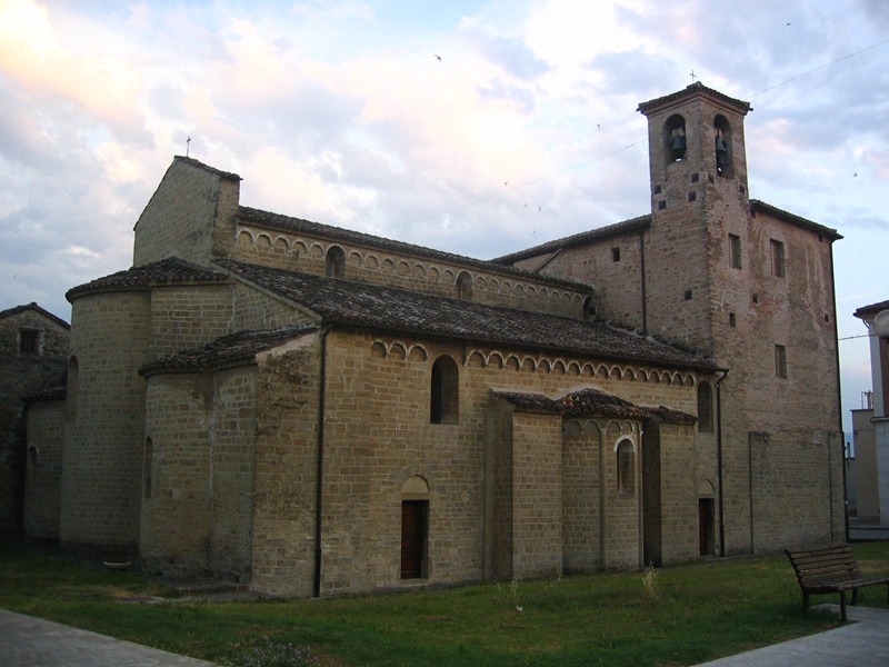 abbazia moie vista chiesa